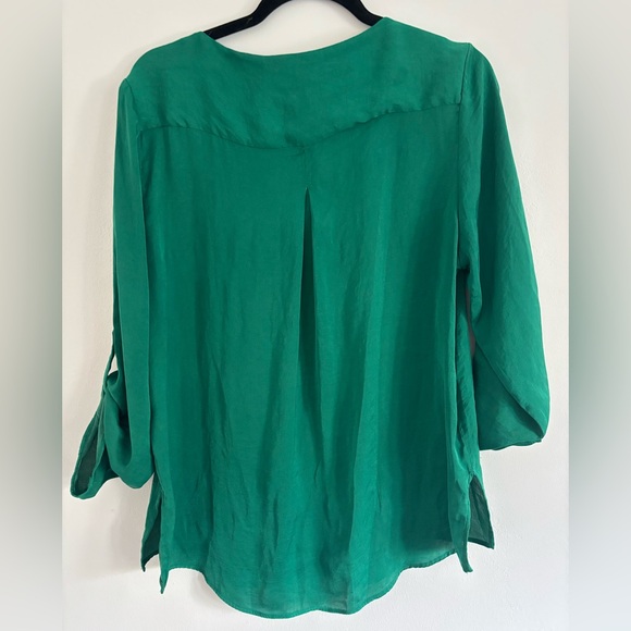 Zara Emerald Green V-Neck Stepped Hem Blouse | Size XL - Picture 2 of 9
